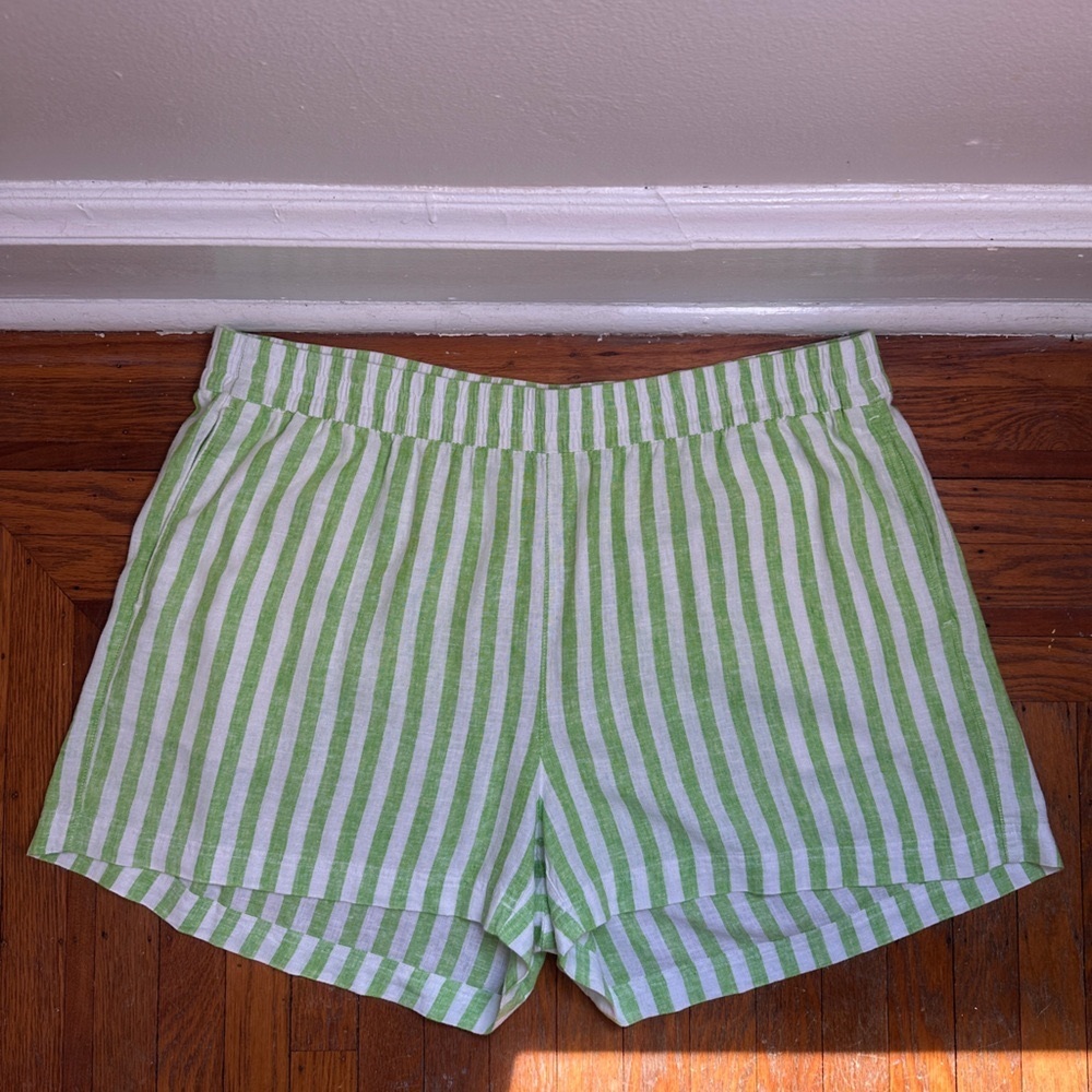 Old Navy Light Green and White Striped Women's Shorts - Picture 2 of 13